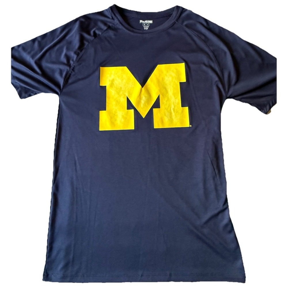 University Of Michigan Knights Apparel T-Shirt M NCAA Basketball Navy Blue